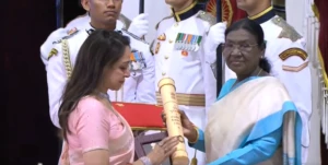President Murmu confers Padma Awards; actor Dharmendra, violinist N. Rajam honoured