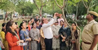 Birds Nurturing: नौतपा की तपिश में परिंदों को मिला जीवनदान