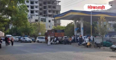 जळगाव डिझेलची टंचाई पेट्रोल पंपांवर रांगाच रांगा!