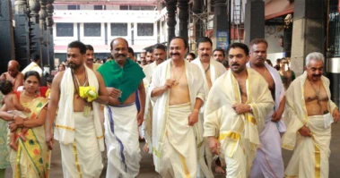 മുഖ്യമന്ത്രിയുടെ ഗുരുവായൂര്‍ സന്ദര്‍ശന വിവാദം; മുഖ്യമന്ത്രിക്ക് ക്ലീൻ ചിറ്റ് നല്‍കി ഗുരുവായൂര്‍ ദേവസ്വം