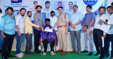 చిన్న హీరో - పెద్ద సహాయం