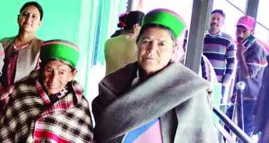 किन्नौर में पहले चरण में 74.04 फीसदी मतदान - Divya Himachal