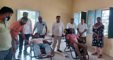 વડાલીના ફુદેડા ગામમાં રક્તદાન કેમ્પ યોજાયો: ૧૭ યુનિટ રક્ત એકત્રિત કરાયું