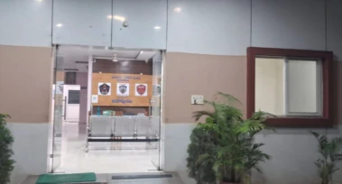 మహిళా పోలీస్ స్టేషన్ పై పెట్రోల్ బాటిల్ తో దాడి