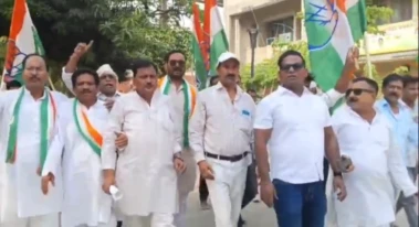 Siddharthnagar :  महंगाई के खिलाफ कांग्रेस का प्रदर्शन, राष्ट्रपति के नाम सौंपा ज्ञापन