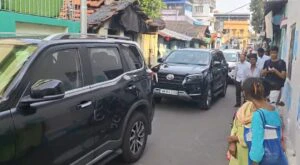 কালীঘাটে কাউন্সিলরদের নিয়ে আজ গুরুত্বপূর্ণ বৈঠকে মমতা ব্যানার্জি এবং অভিষেক ব্যানার্জি।