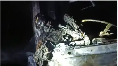 পানাগড়এ লরির সাথে টিপ ট্রেলারের সংঘর্ষ,আগুনে পুড়ে ছাই দুটি গাড়ি - অগ্নিদগদ্ধ হয়ে মৃত্যু এক চালকের