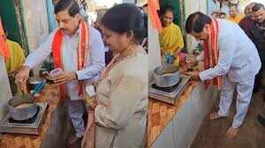 खाट पर बैठकर CM ने ग्रामीणों संग पी चाय, महिला की फरियाद पर दिए ट्रांसफर में सहयोग के निर्देश: जनसुनवाई में दिखा अनोखा नजारा