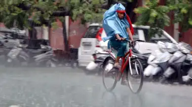 പടിക്കലെത്തിയിട്ടും 'പിണങ്ങി' മണ്‍സൂണ്‍; ജൂണ്‍ ഒന്നിന് കേരളത്തില്‍ കാലവര്‍ഷം എത്തില്ല; ഇത്തവണ മഴ കുറയാൻ സാധ്യത