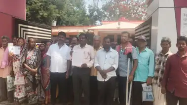 ଦୁଇ ମାସର ଭତାବନ୍ଦ : ଉପଜିଲ୍ଲାପାଳଙ୍କୁ ଉପଖଣ୍ଡ ଭତା ହିତାଦିାରୀ ସୁରକ୍ଷା ମଂଚ ତରଫରୁ ଦାବୀତ୍ର ପ୍ରଦାନ
