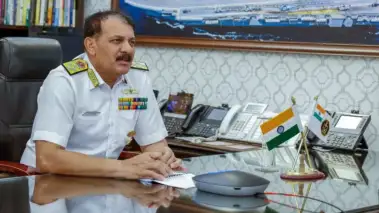 Indian Navy। 'দ্বিমুখী চ্যালেঞ্জের.' ভারত মহাসাগরে চিন-পাকিস্তানের তৎপরতা