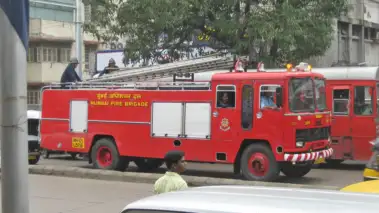 फायर ब्रिगेडच्या ताफ्यात 104 मीटरची 'टर्न टेबल लॅडर'