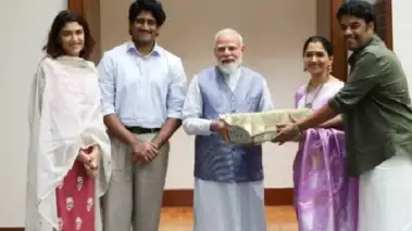 Khushbu Sundar meets PM Modi, gives invitation for daughter's wedding