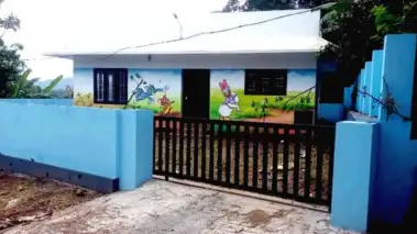 സ്വന്തംകെട്ടിടമുണ്ടെങ്കിലും അങ്കണവാടി  പ്രവര്‍ത്തിക്കുന്നത് വാടക കെട്ടിടത്തില്‍