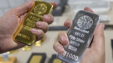 क्या फूट गया चांदी का बुलबुला? हाई से ₹1.92 लाख तक टूटी कीमत, सोने में भी गिरावट - Sanjeevni Today