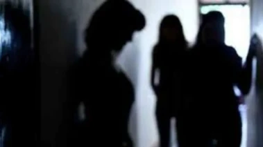 Karad News | कराडमध्ये हायप्रोफाईल सेक्स रॅकेटचा पर्दाफाश; 'वारणा लॉज'वर पोलिसांचा छापा, दोन महिलांची सुटका!