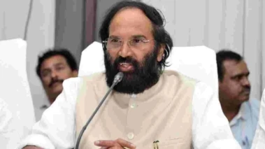 అకాల వర్షాలతో రైతులు ఆందోళన చెందవద్దు: మంత్రి ఉత్తమ్ కుమార్ రెడ్డి