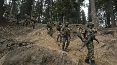 जम्मू-कश्मीर में फिर गूंजी गोलियों की आवाज, परी नल्लाह में चल रही मुठभेड़, राजौरी में हाई अलर्ट जारी