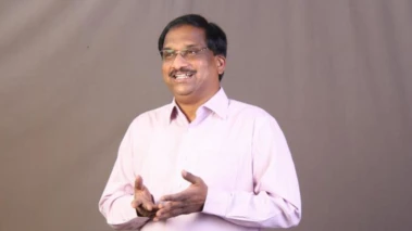 ప్రొఫెసర్ నాగేశ్వరరావుకు ఏమైంది.. ఎందుకిలా చేస్తున్నాడు?