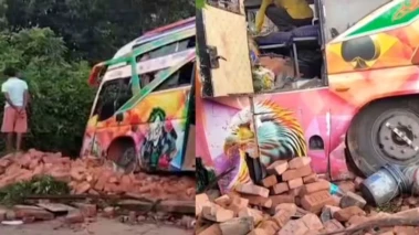 মায়াপুর থেকে ফেরার পথে ভয়াবহ বাস দুর্ঘটনা, আশঙ্কাজনক ২ পুণ্যার্থী