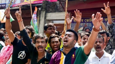 ভবানীপুরে অশান্তির জেরে চার পুলিশ আধিকারিককে সাসপেন্ড নির্বাচন কমিশনের