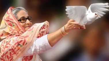 మాజీ ప్రధాని షేక్ హసీనా సంచలన ప్రకటన.. బంగ్లాకు నేను వస్తున్నాను, చీకటి పాలన నడుస్తోందని వెల్లడి