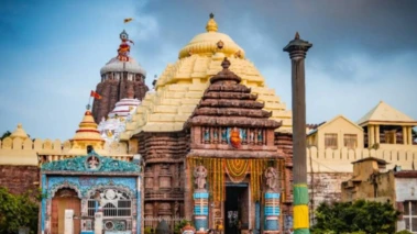 ରତ୍ନଭଣ୍ଡାର ଭିତରେ ଭଣ୍ଡାର ମେକାପ ଦାଦା-ପୁତୁରା ହାତାହାତି ଘଟଣା, ସେବାୟତ ନାରାୟଣ ମେକାପ ନିଲମ୍ବିତ