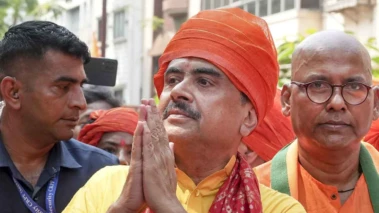 বিজেপির আগেই ভবানীপুরে শুভেন্দুর ইস্তাহারে চার প্রতিশ্রুতি, বাড়ছে রাজনৈতিক জল্পনা