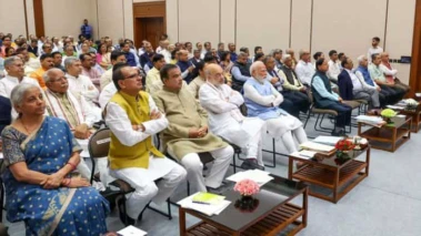 मंत्रिपरिषद की बैठक में पीएम मोदी के निर्देश, ईज ऑफ लिविंग को जमीन पर उतारने पर जोर, 9 विभागों ने दी प्रेजेंटेशन