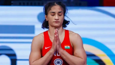 विनेश फोगाट को अयोग्य घोषित करने के फैसले पर उच्च न्यायालय ने WFI को लगाई फटकार
