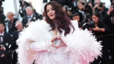 Cannes 2026: कान्सच्या समारोप सोहळ्यात ऐश्वर्या रायचा व्हाईट फेदर पँटसूट लूक व्हायरल; किलर स्टाईलने जिंकली चाहत्यांची मनं