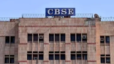 CBSE रिफंड करेगा छात्रों के पैसे, कॉपी री-चेकिंग में गड़बड़ी के बाद बोर्ड का फैसला