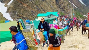 केदारनाथ यात्रा खराब मौसम के चलते प्रभावित, देहरादून में यातायात नियंत्रण के लिए नई योजनाएं लागू