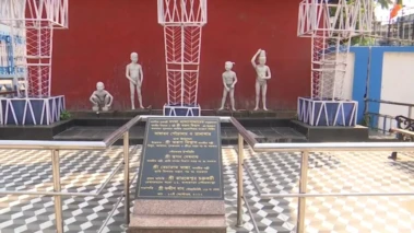 গড়িয়া শ্মশানের শৌচাগারে উলঙ্গ শিশু মূর্তি নিয়ে তীব্র বিতর্ক, কুরুচির অভিযোগে সরব অগ্নিমিত্রা!