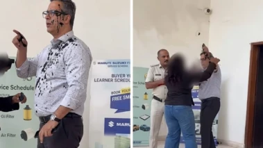 Woman employee throws ink at manager in Chhattisgarh over 'obscene messages' - Video