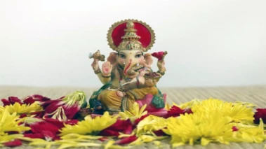Worship Lord Ganesha: घर की नकारात्मकता दूर करने के लिए करें भगवान गणेश की आराधना!