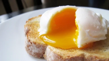 Egg Yolks Benefits: കൊളസ്ട്രോള്‍ ഉള്ളവര്‍ മുട്ടയുടെ മഞ്ഞ കഴിക്കാമോ? പഠനങ്ങള്‍ പറയുന്നത് ഇതാണ്