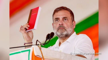'देश में महंगाई, पीएम मोदी मेलोनी को खिला रहे टॉफियां', राहुल गांधी का प्रधानमंत्री के विदेश दौरे पर तंज