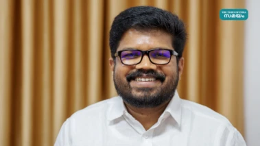 എല്‍ഡിഎഫ് സ്ഥാനാര്‍ഥിയുടെ പിന്നില്‍ അമ്പലം, യുഡിഎഫ് സ്ഥാനാര്‍ഥിയുടെ പിന്നില്‍ പള്ളി; നിലപാടിലുറച്ച്‌ കെകെ രാഗേഷ്