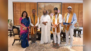 सुखविन्द्र सिंह सुक्खू ने श्री श्री रविशंकर से भेंट की