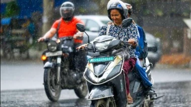 Rain brings relief to Delhi and NCR, IMD issues 'yellow' alert