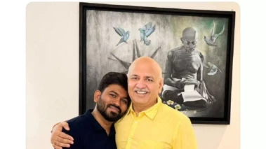 AAP से जुड़े हैं कॉकरोच जनता पार्टी के तार, संस्थापक की फोटो वायरल