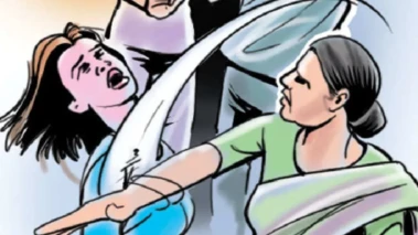 धक्कादायक |  'तुझ्यामुळे अपंग मुलगा झाला' म्हणून टोकाचे पाऊल! फलटणमध्ये पती आणि सासूकडून सुनेला विष पाजण्याचा प्रयत्न