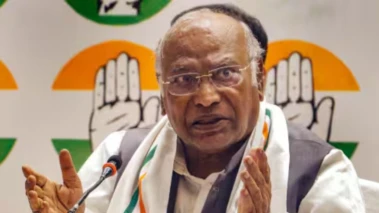 क्या कर्नाटक कांग्रेस में गहराया नेतृत्व संकट? पार्टी अध्यक्ष मल्लिकार्जुन खरगे ने सिद्धारमैया-शिवकुमार से की चर्चा