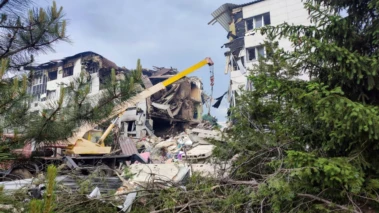 ইউক্রেনে রাতভর হামলায় শক্তিশালী হাইপারসনিক ক্ষেপণাস্ত্র নিক্ষেপ রাশিয়ার