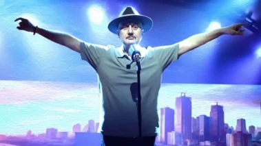 Anupam Kher के म्यूजिकल प्ले 'जाने पहचाने अंजाने' ने जीता दर्शकों का दिल, थिएटर में गूंजती रहीं तालियां