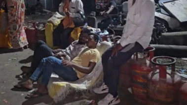 सिलेंडर लाओ तो बनेगा खाना. खाली हाथ लौटे पति को पत्नी ने भगाया, CM सिटी में क्यों मचा हाहाकार?