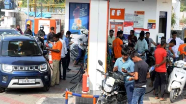 மீண்டும் எகிறிய பெட்ரோல், டீசல் விலை; அதிர்ச்சி மேல் அதிர்ச்சி!