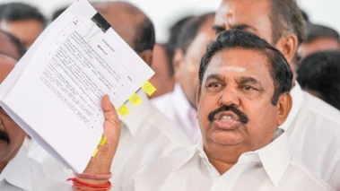 புதுச்சேரியிலிருந்து இபிஎஸ்க்கு பெருகும் ஆதரவு.. 100 நிர்வாகிகள் ஆதரவு கையெழுத்து..பலவீனமடையும் அதிருப்தி அணி!
