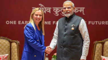 8th Pay Commission 2026: सरकारी कर्मचारियों की सैलरी में बड़ा उछाल! सामने आई नई अपडेट